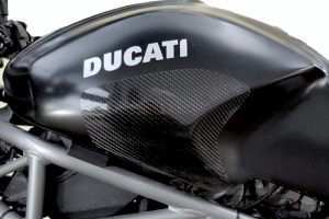 Ducati Monster 2001-2007 - Tank covers - Pair - CARBON twill glossy