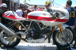 Ducati / UNI SET - Polokapotáž racing - s plexisklem